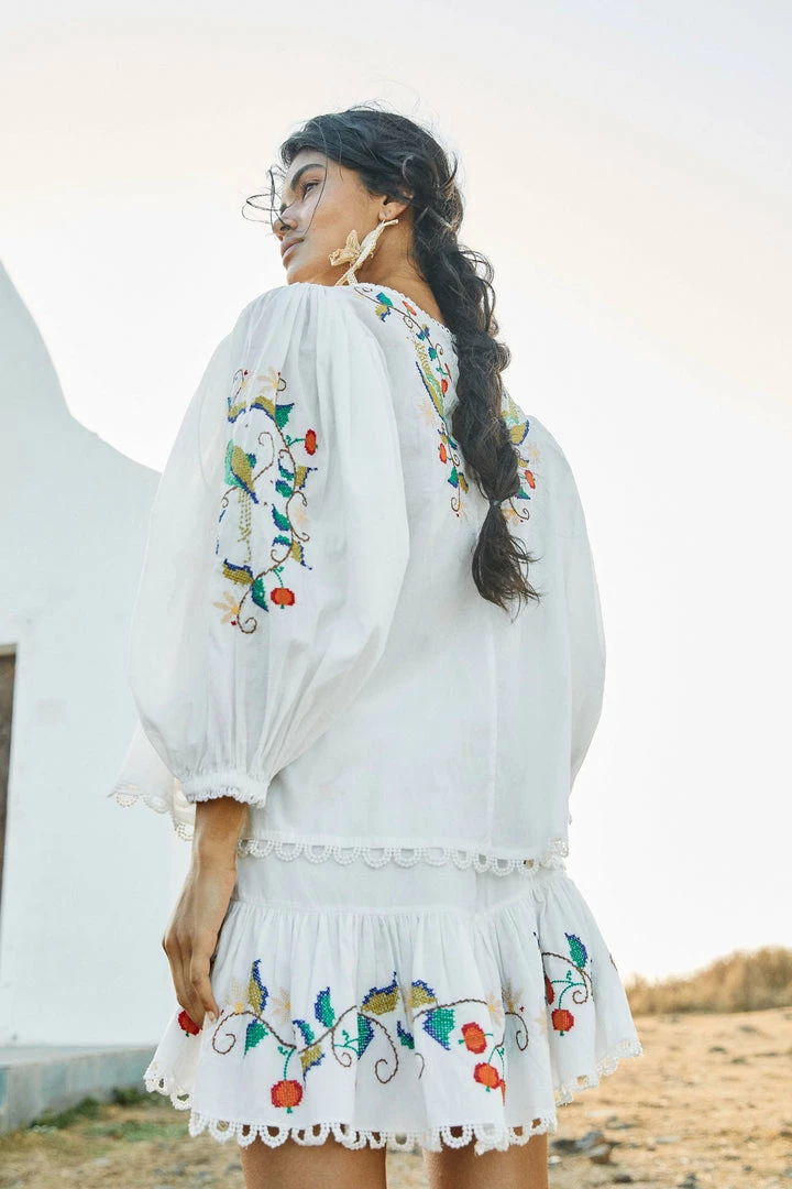 FARM RIO Pitanga Embroidered Blouse New In