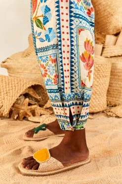 FARM RIO Tropical Tiles Cropped Pants
