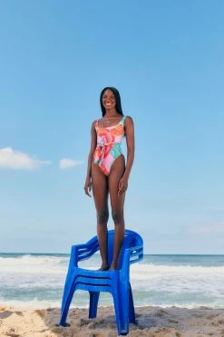 FARM RIO Happy Toucans One Piece Swimsuit