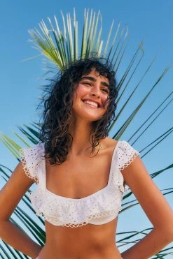 FARM RIO RUFFLES LAISE BIKINI TOP