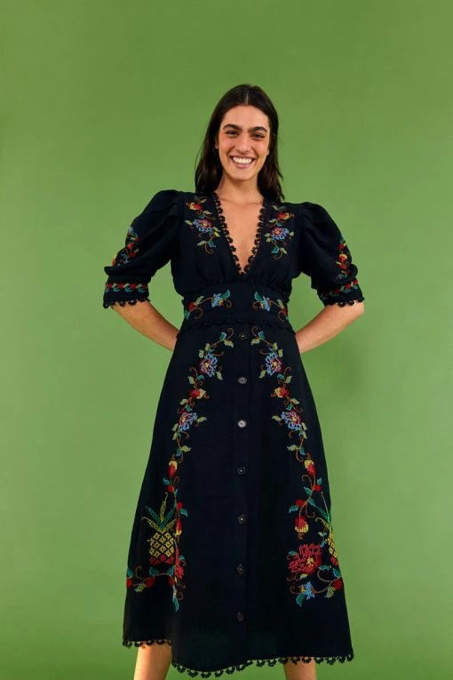 FARM RIO BLACK CROSS STITCH V NECK DRESS Most Loved