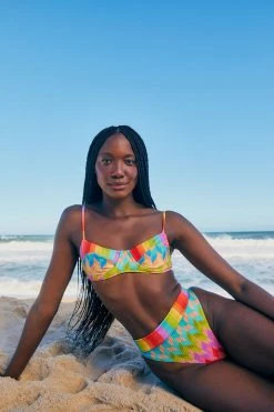 FARM RIO LIGHT CHEVRON BIKINI BRA TOP