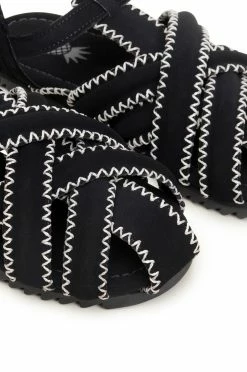 FARM RIO Black Zigzag Sandal Accessories